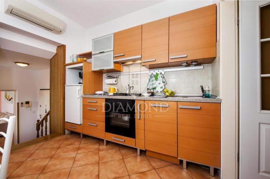 Apartmán Santa Eufemia Rovinj 10Min Walk To City & Free Garage Parking Exteriér fotografie